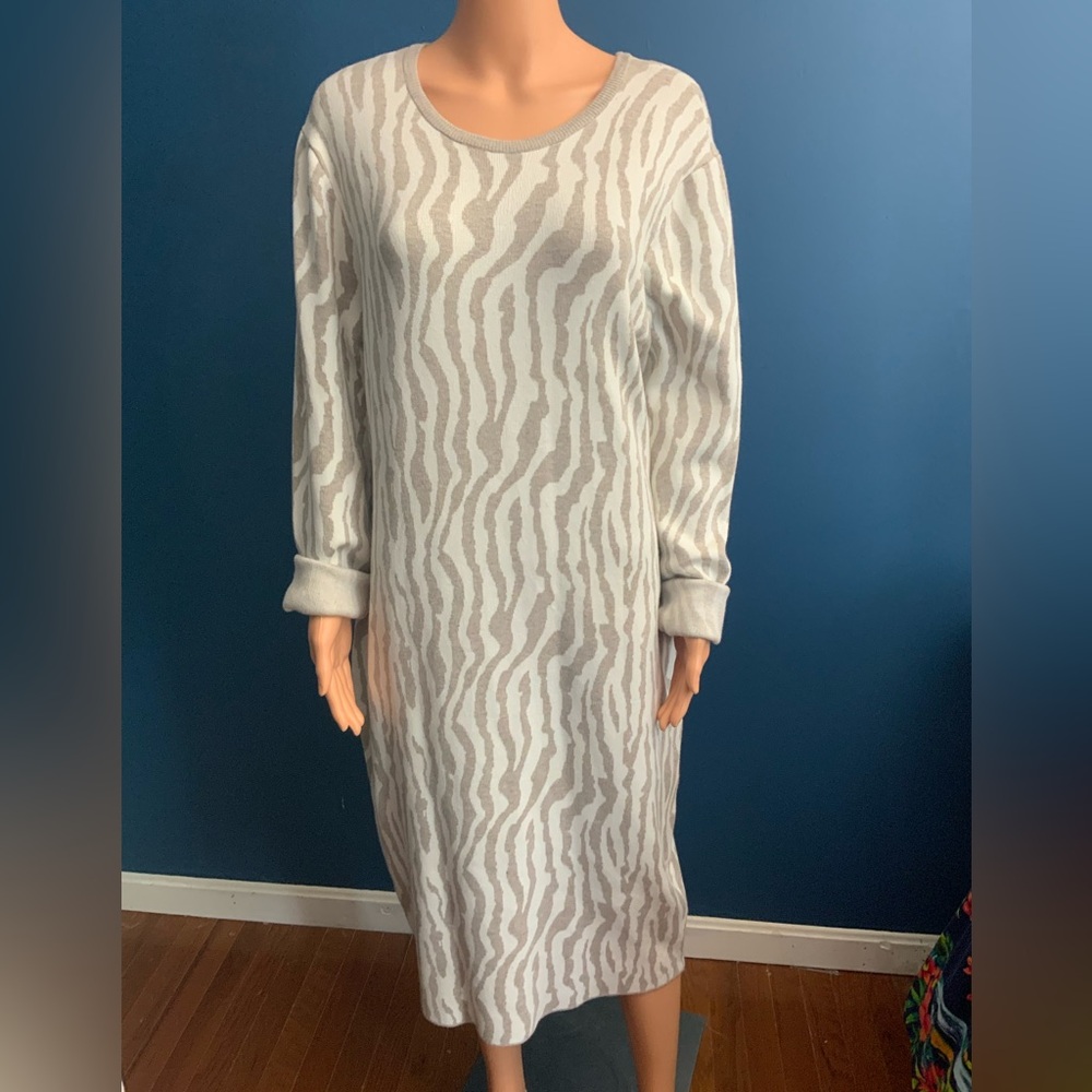 Express White And Gray Patterned Long Sleeve Dress - image 2